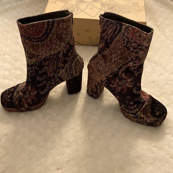 Free People velvet booties - Picture 2 of 11